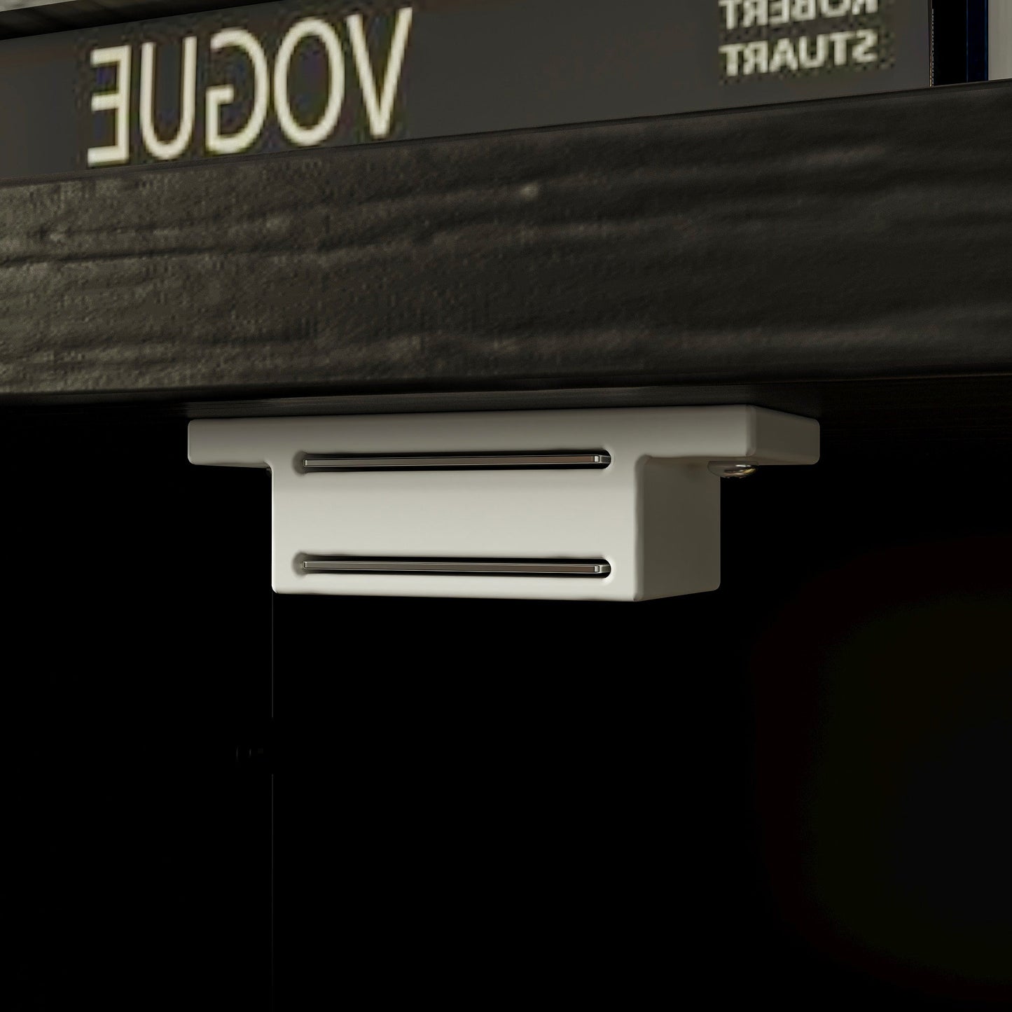 Meuble TV noir élégant avec centre multimédia : design moderne et grand espace de rangement