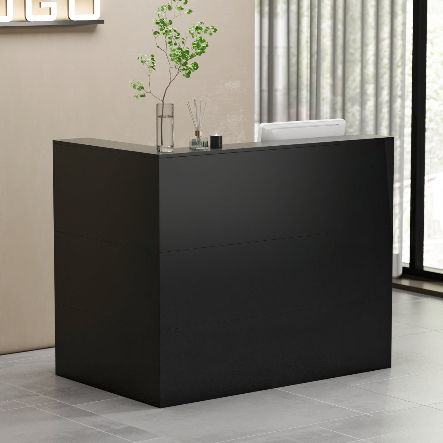 Bureau d'accueil en forme de L avec grands classeurs de rangement 