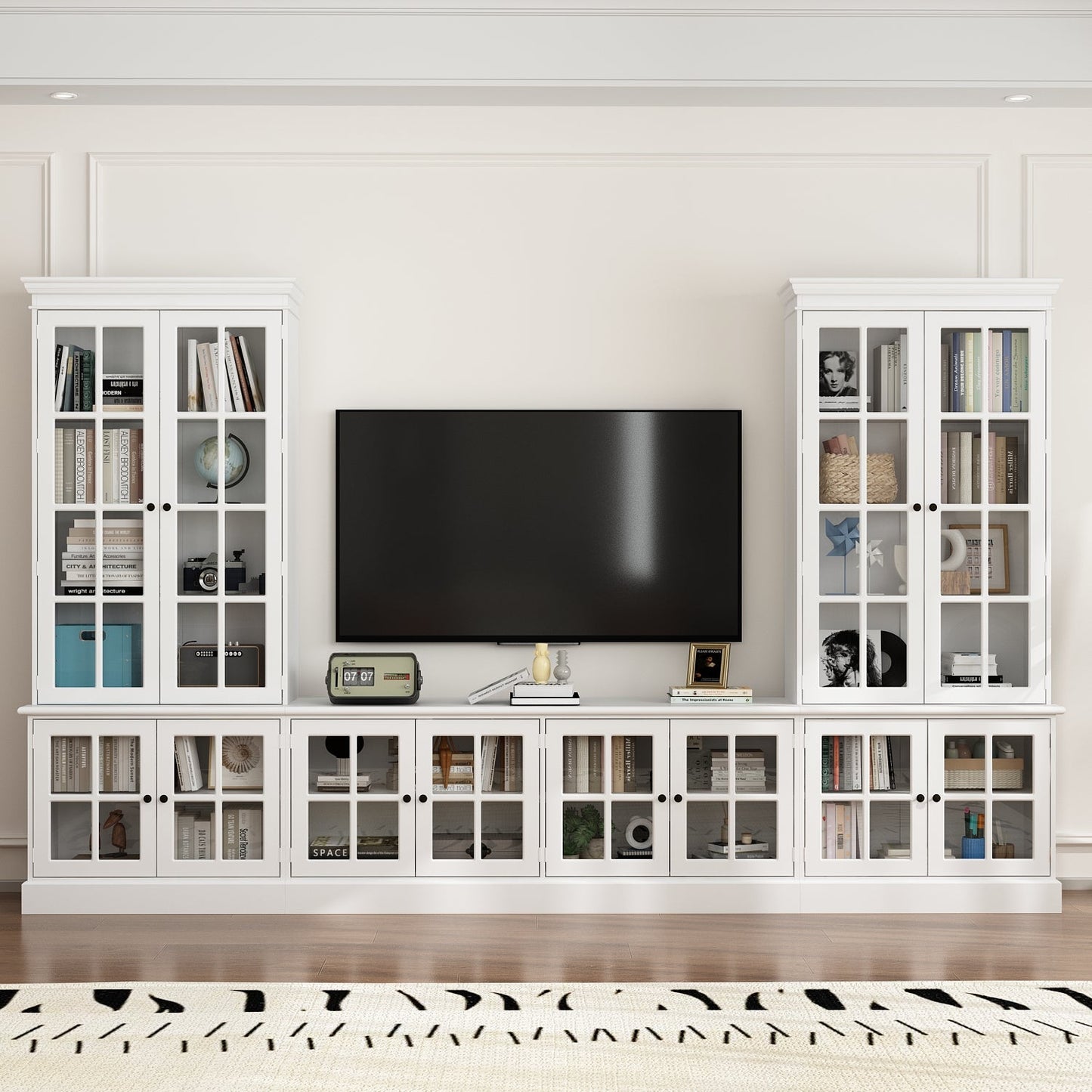 Meuble TV de 125 pouces de large avec armoires de rangement et portes vitrées