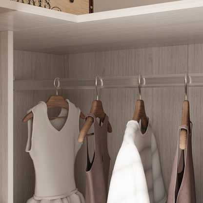 Armoire en bois massif et en panneaux de particules