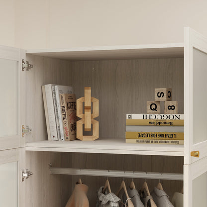 Armoire en bois massif et en panneaux de particules