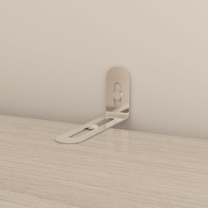 Armoire en bois massif et en panneaux de particules