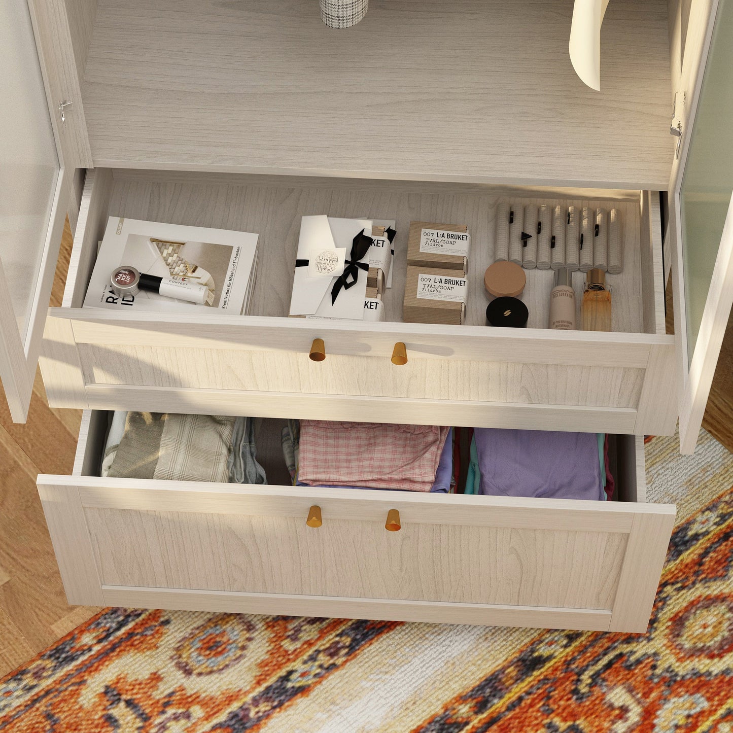 Armoire en bois massif et en panneaux de particules