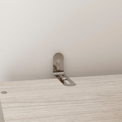 Armoire en bois massif et en panneaux de particules