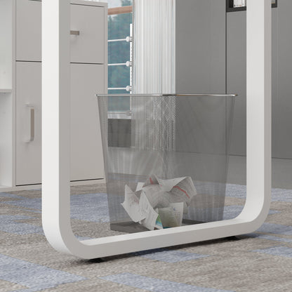 Bureau d'angle pour ordinateur avec grand espace de rangement, idéal pour un bureau à domicile.