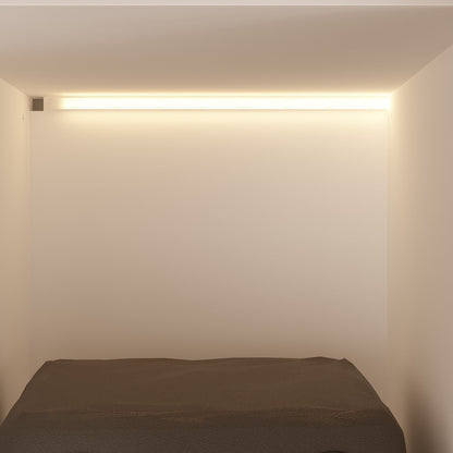 Grande armoire de chambre à coucher avec rangement pour vêtements, éclairage LED et portes vitrées