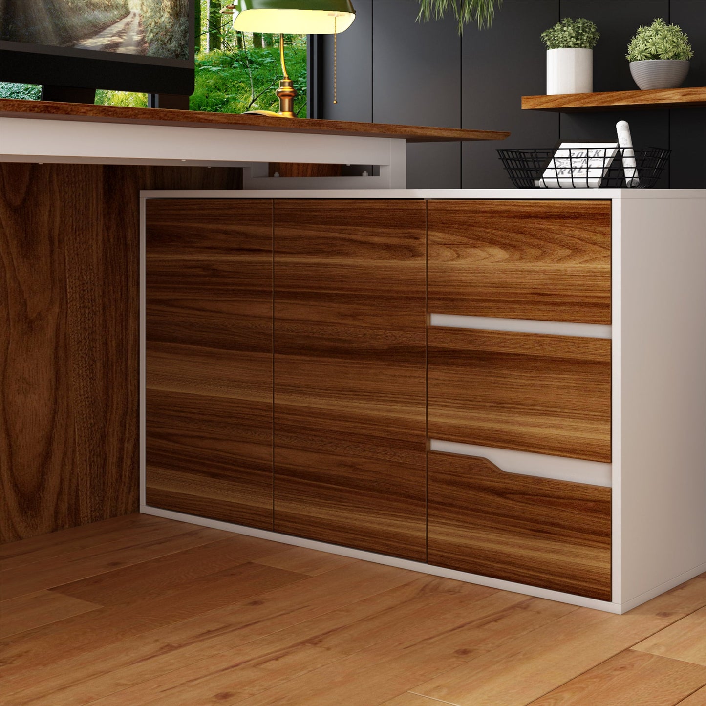 Bureau d'angle en forme de L avec tiroirs, finition bois brun.