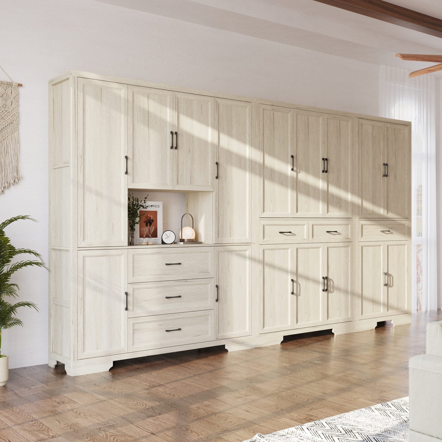 Meuble de rangement modulaire élégant : design épuré et combinaison de compartiments ouverts et fermés.