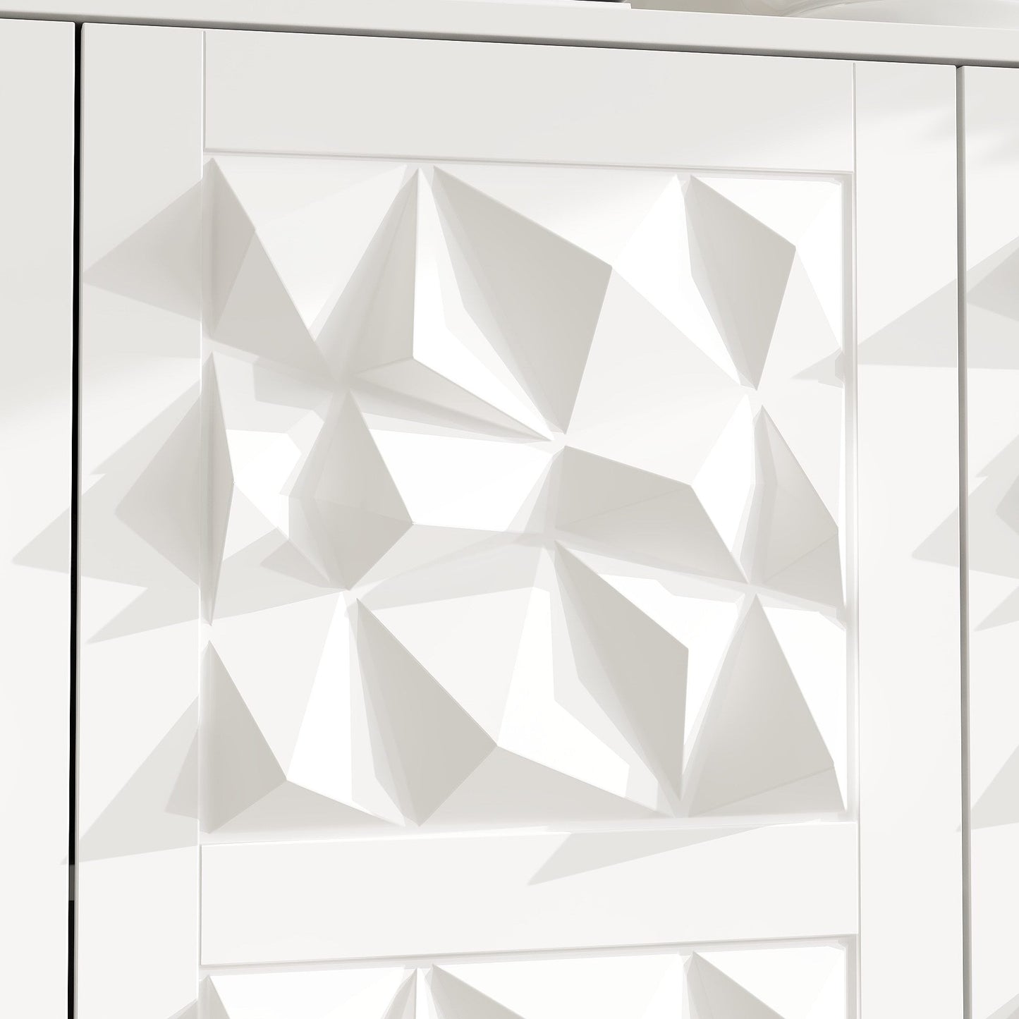 Commode à 4 portes avec pieds en métal