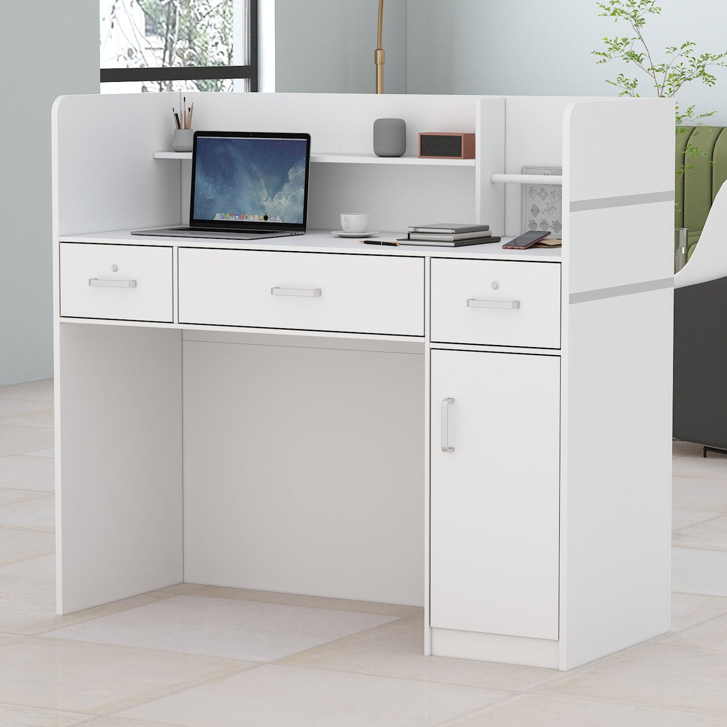 Bureau d'accueil moderne en bois avec armoire de rangement verrouillable, 47 pouces de large. 