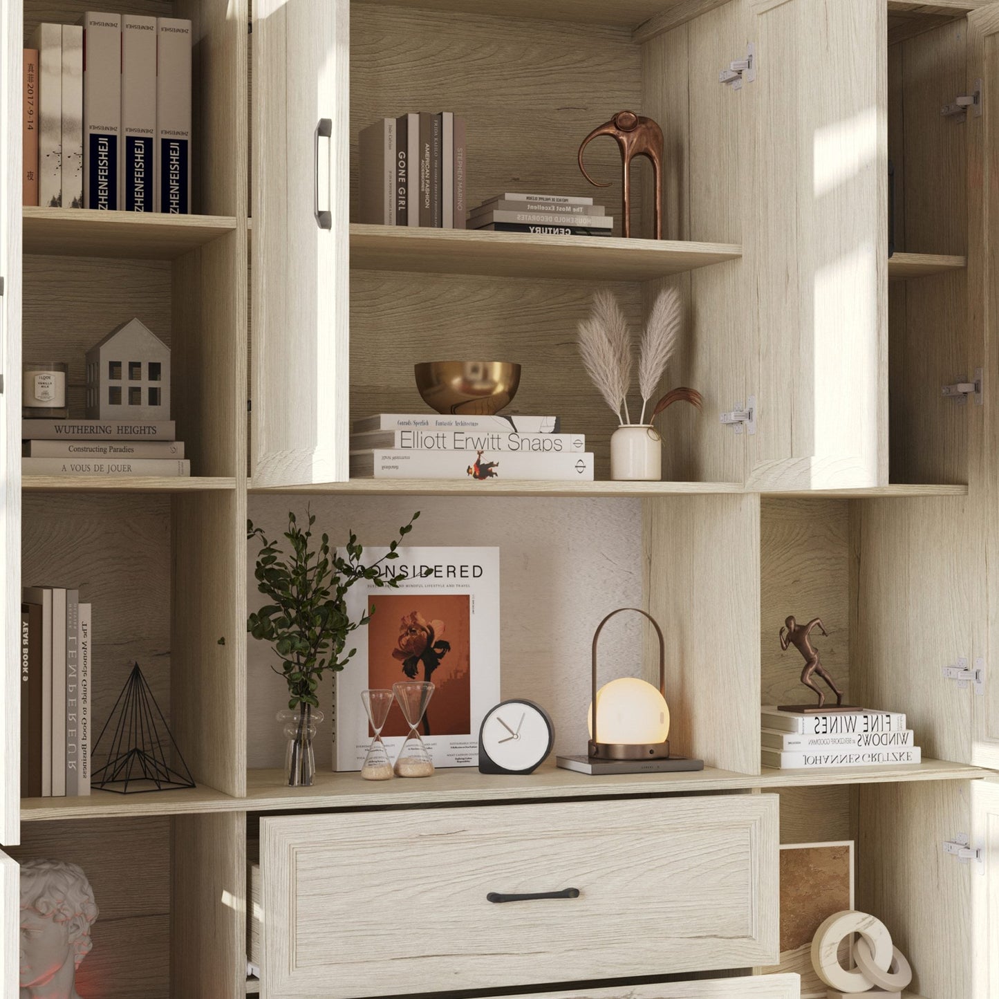 Meuble de rangement modulaire élégant : design épuré et combinaison de compartiments ouverts et fermés.