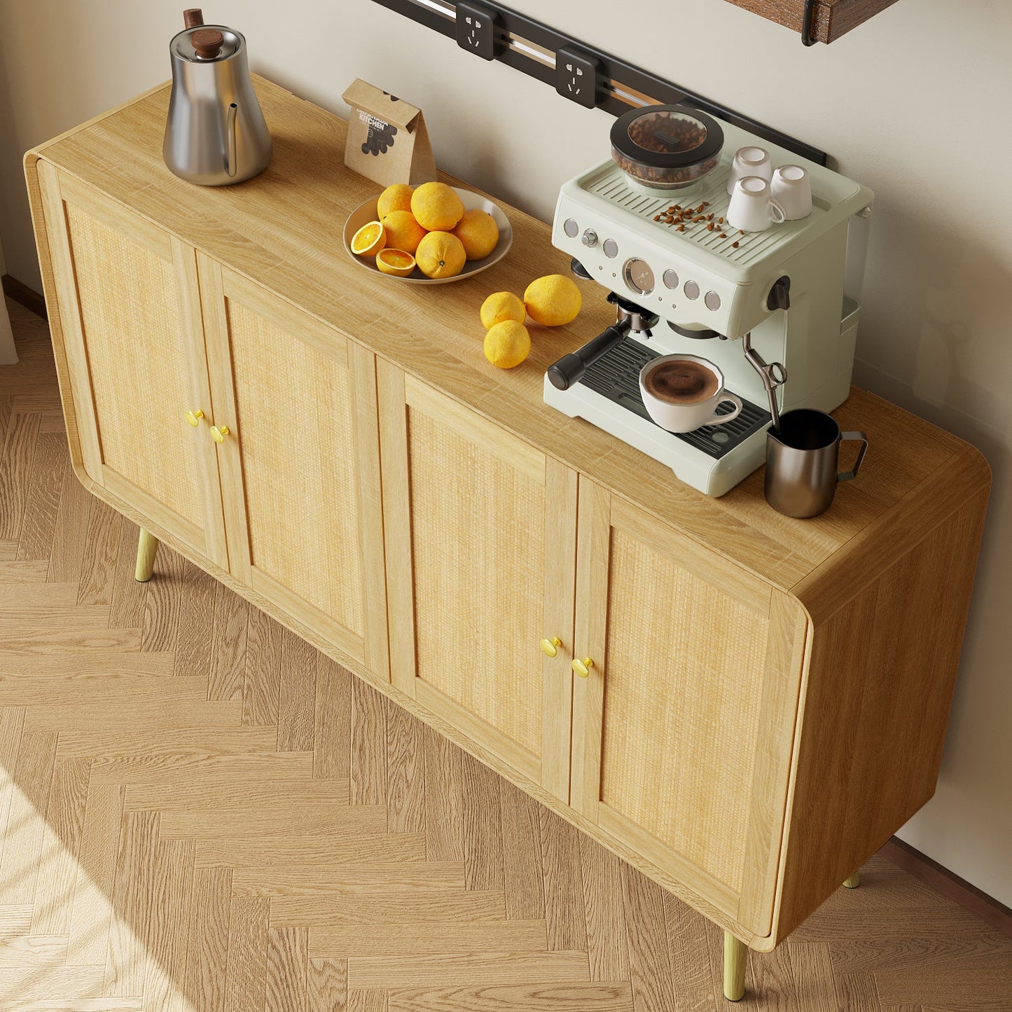 Buffet moderne du milieu du siècle avec portes en rotin et étagères réglables