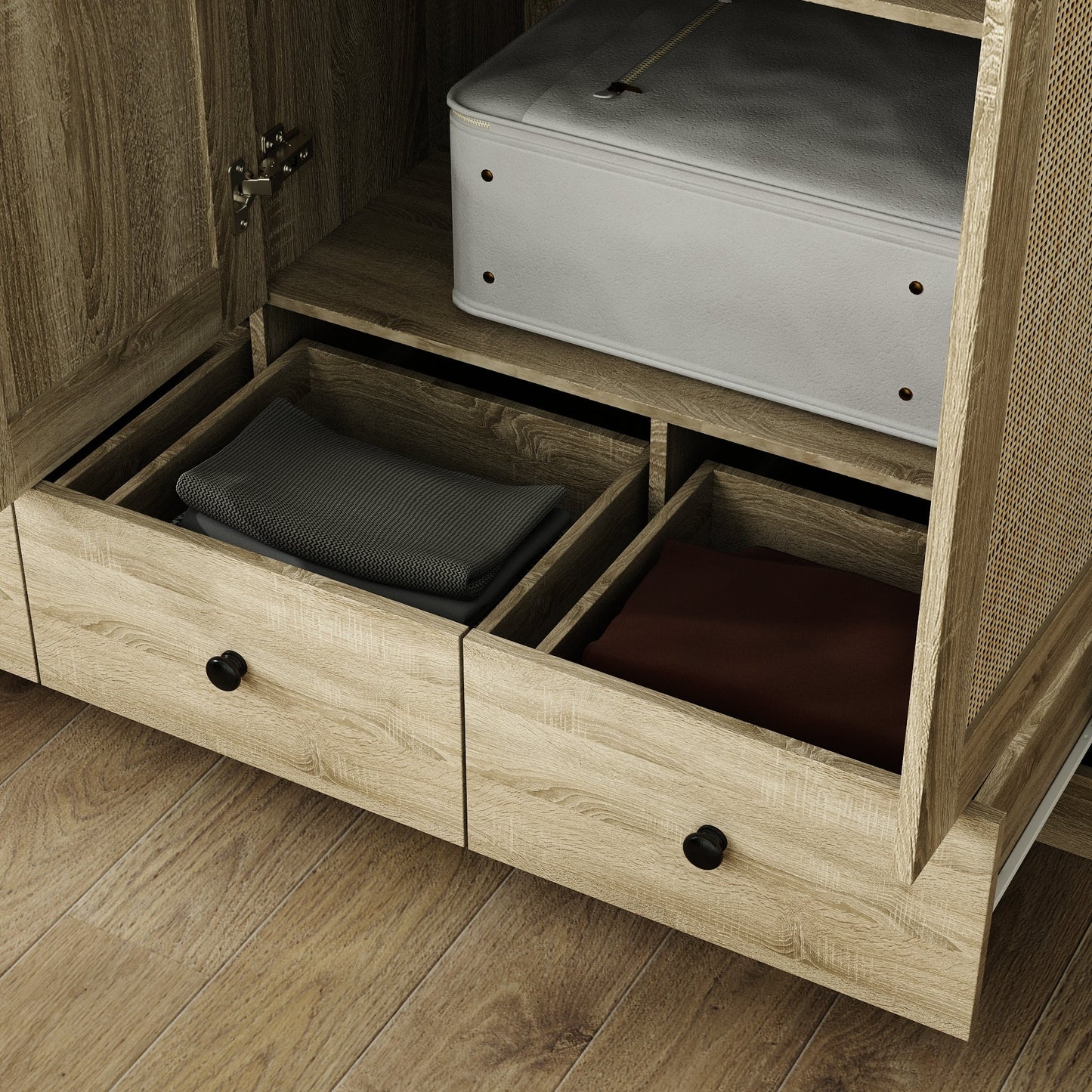 Armoire en bois massif et en panneaux de particules