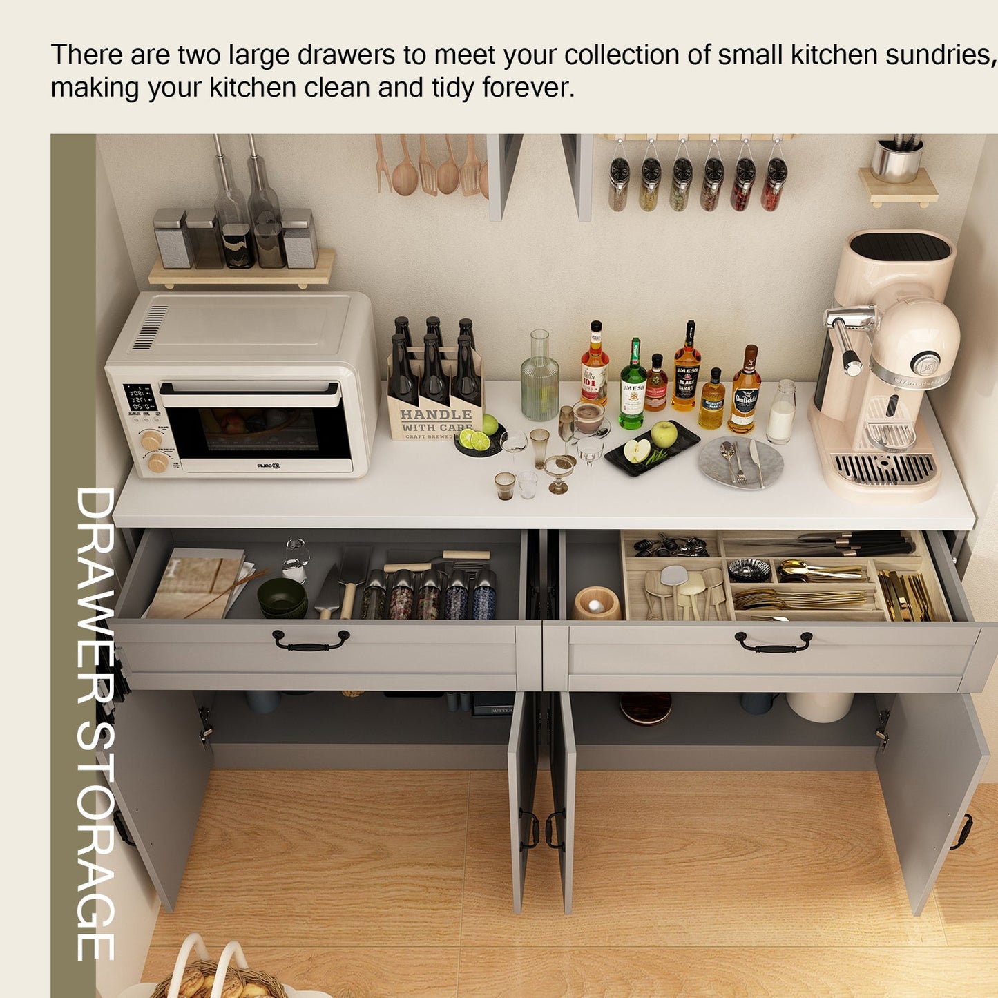 Buffet de cuisine avec placard de rangement et grand plan de travail.