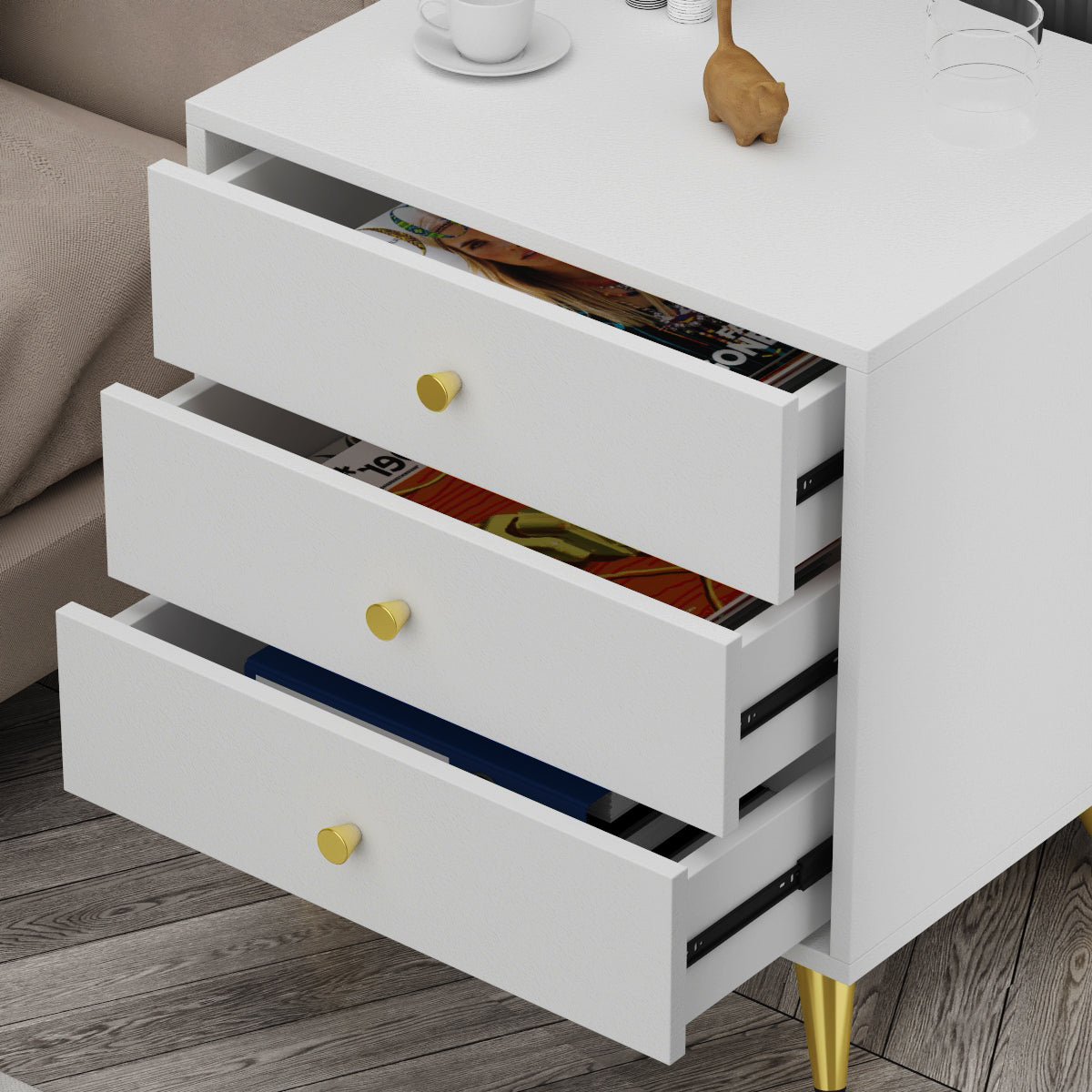 Table de chevet à 3 tiroirs avec pieds plaqués or pour petits espaces 