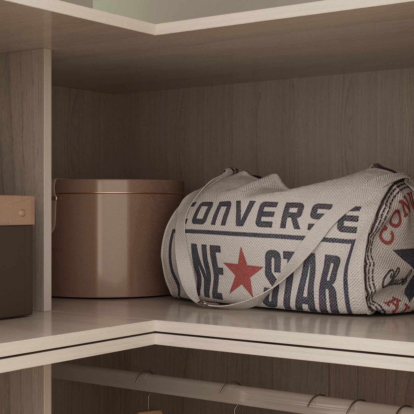 Armoire en bois massif et en panneaux de particules