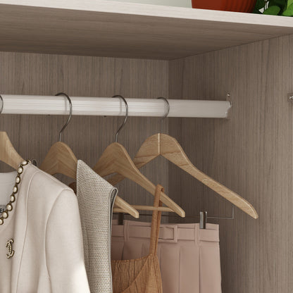 Armoire en bois massif et en panneaux de particules