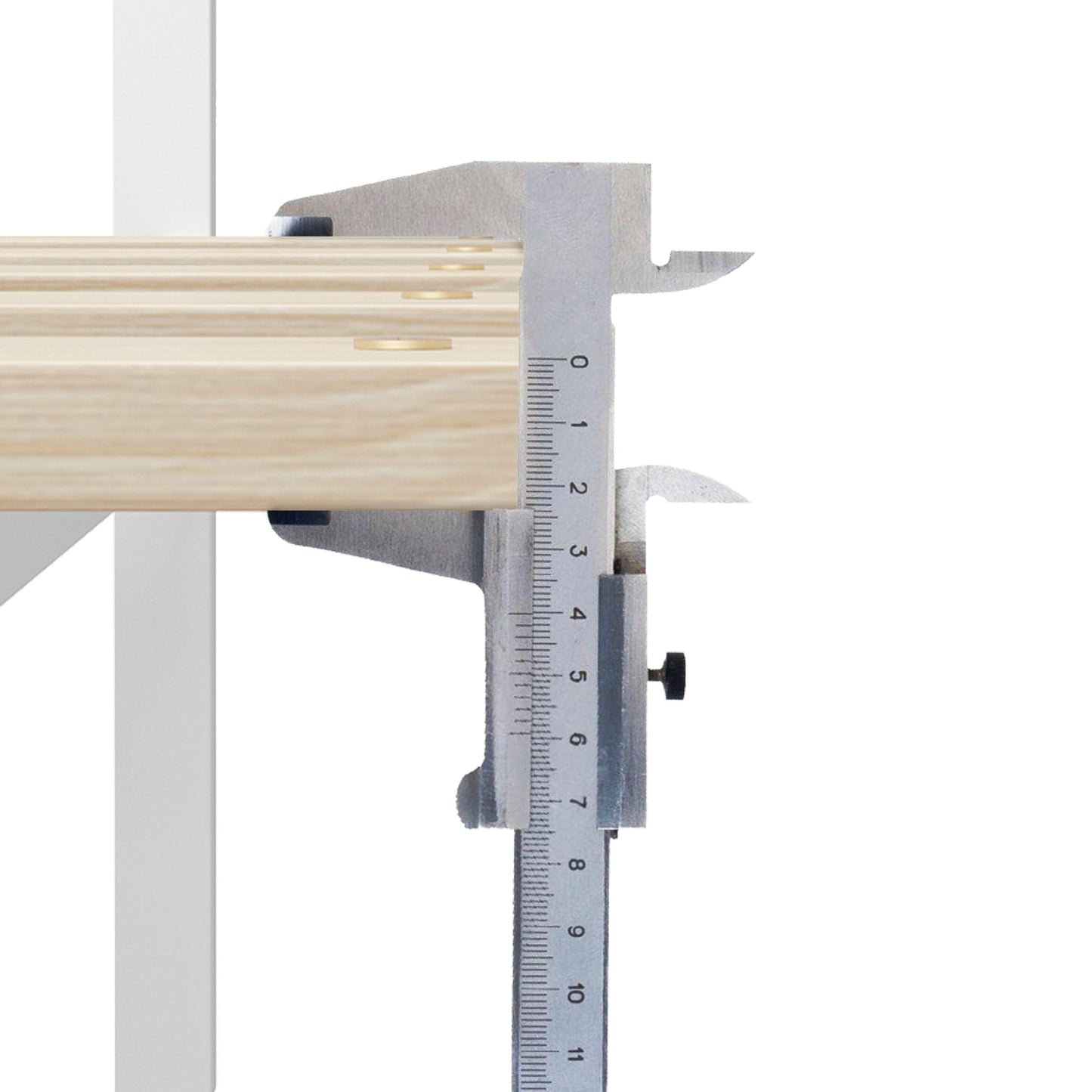 Lit plateforme en bois massif au style élégant